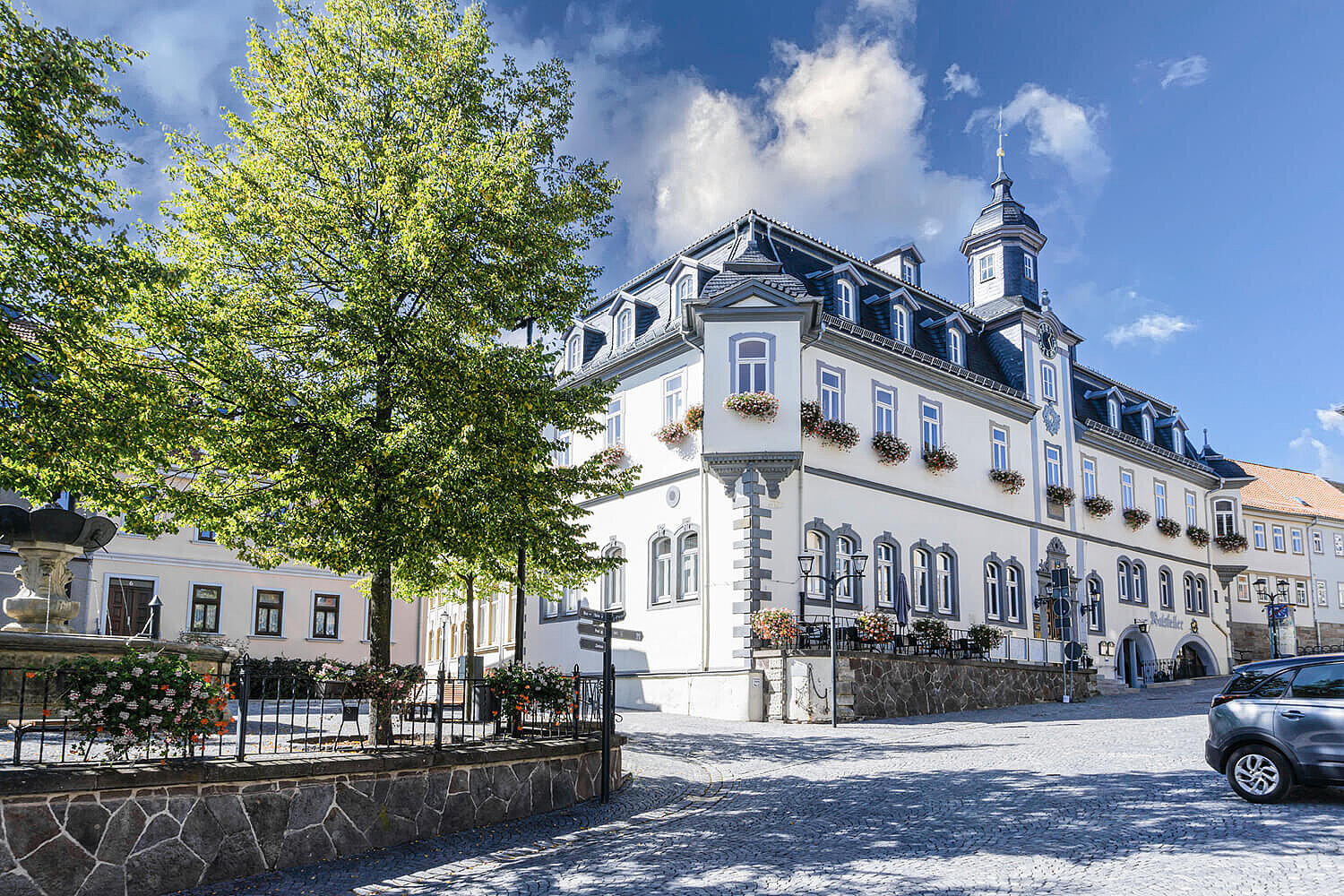 Ein Rathaus von außen